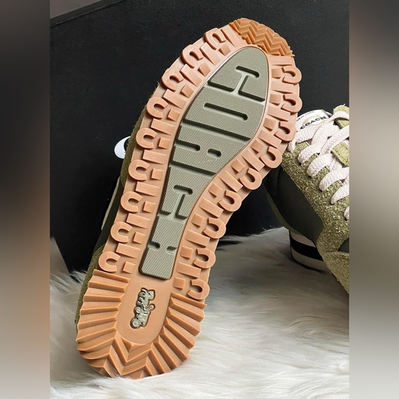 CP935 - Coach Women’s Runner Sneaker - Picture 2 of 15